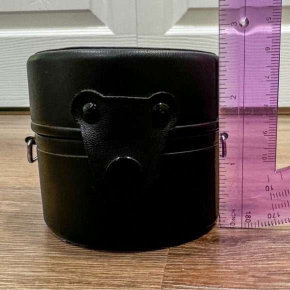 Vintage Olympus OM System Hard Sided Camera Lens Storage Case Zuiko 35mm f/2.8 - Picture 8 of 10